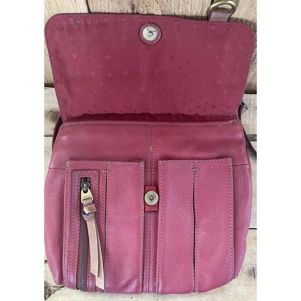 Fossil Red Leather Crossbody‎ Purse Old Money